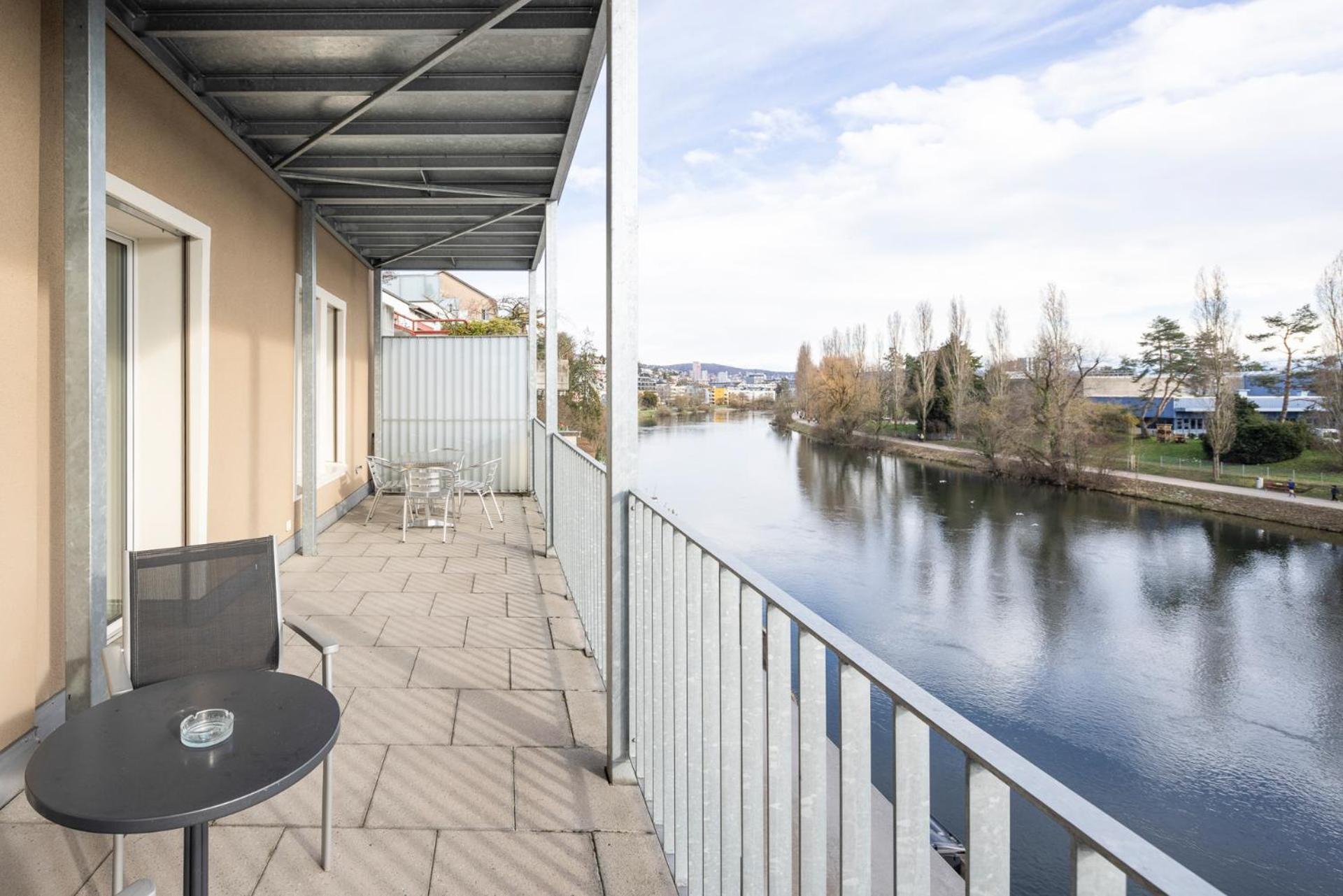 Stayy The River - Contactless Check-In Zurich Exterior photo